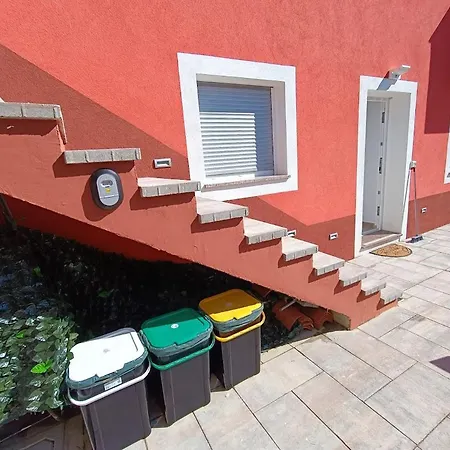 Apartma Lana דירה קופר