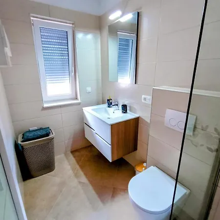 Apartment Apartma Lana