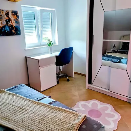 Apartma Lana 아파트 *