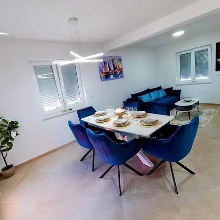 Apartment Apartma Lana *