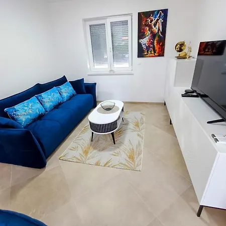 Apartment Apartma Lana
