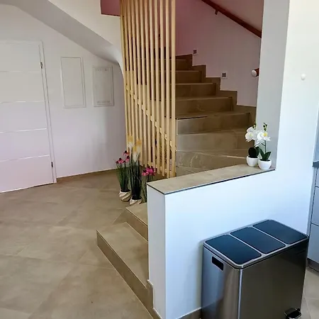 Apartma Lana Apartment *