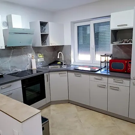 Apartma Lana קופר