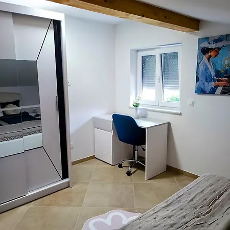 Apartma Lana Apartment *