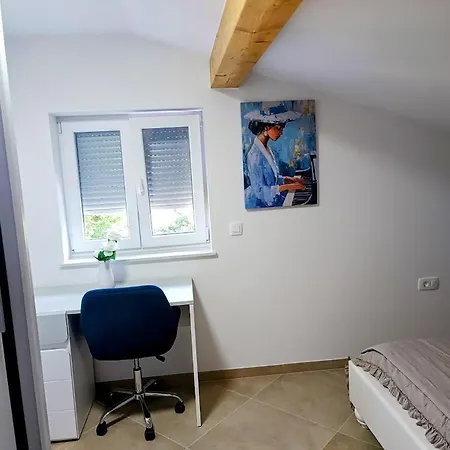 Apartma Lana Apartment