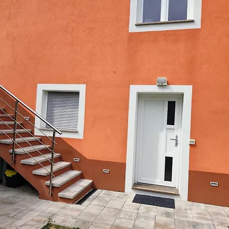 Apartma Lana Apartment