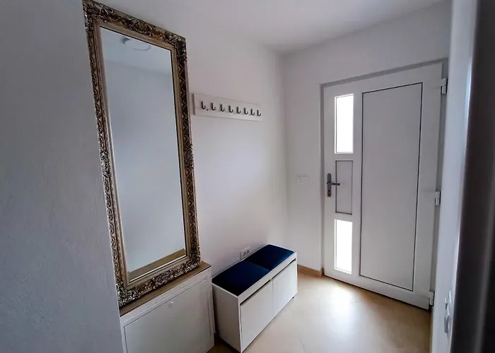 Apartma Lana Appartamento Capodistria