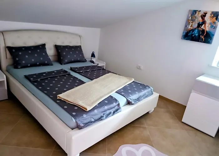 Apartma Lana Appartamento