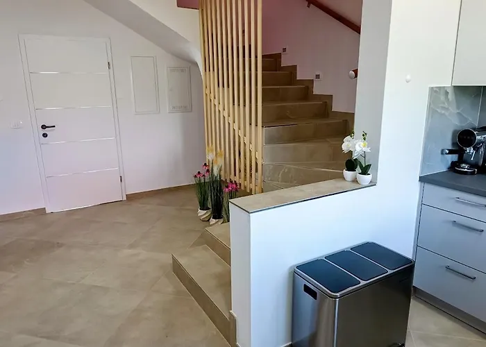 Apartma Lana Appartamento *